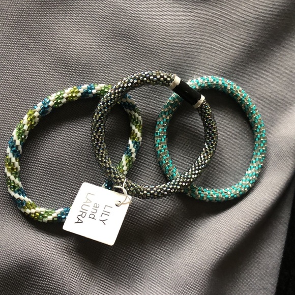 Lily and Laura glass bead bracelet’s. 32 of some of their favorites! - Picture 5 of 12